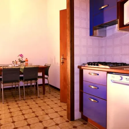 Cozy And Modern Front Appartement